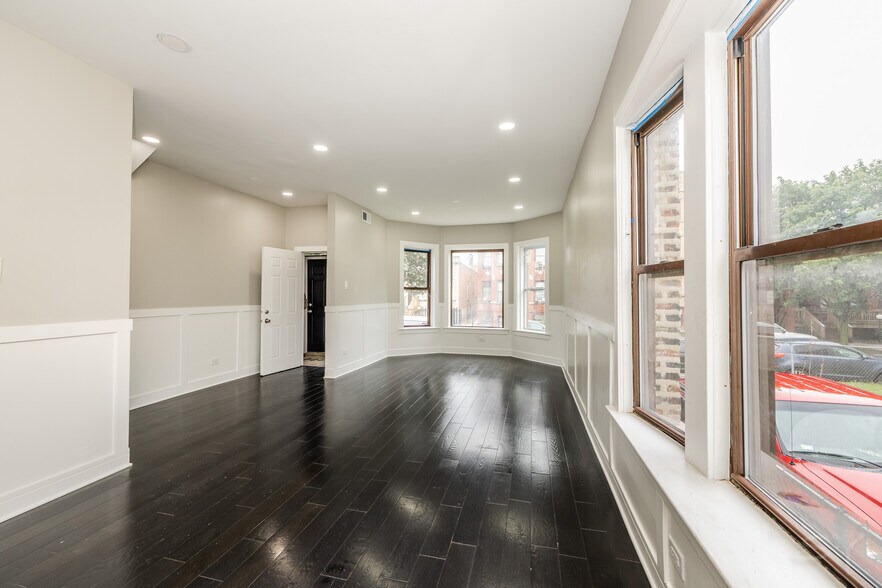 More Photos Of 3651 W Grenshaw St, Chicago Multifamily For Sale
