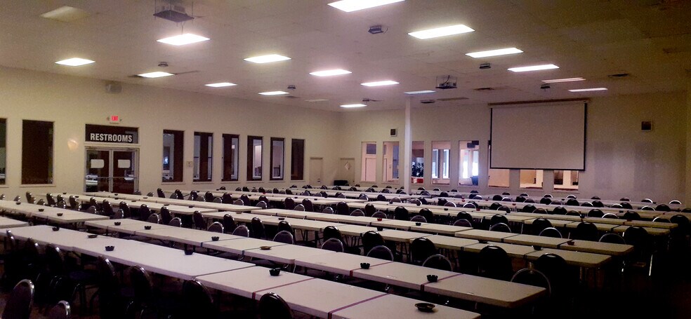 More Photos Of 1489 Milford St S, Clarksburg Office For Lease