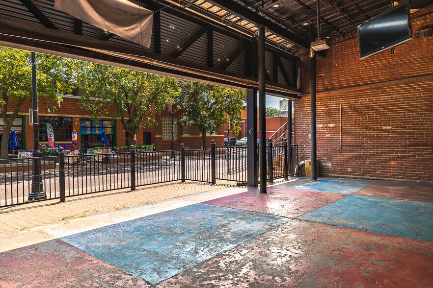 More Photos Of 117 N Mosley St, Wichita Bar For Sale