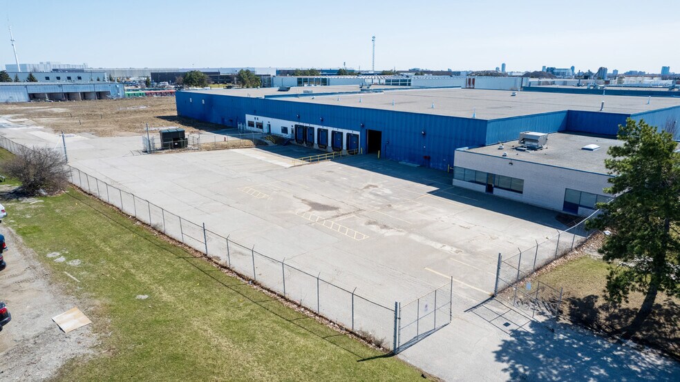More Photos Of 35 Regan Rd, Brampton Manufacturing For Lease
