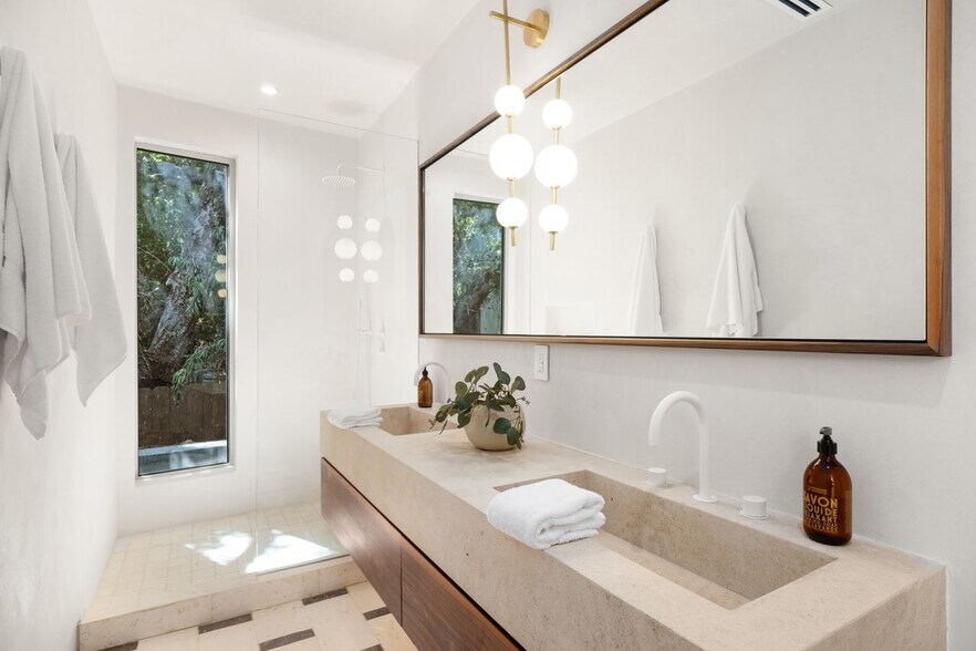 More Photos Of 1262-1264 Hyperion Ave, Los Angeles Apartments For Sale