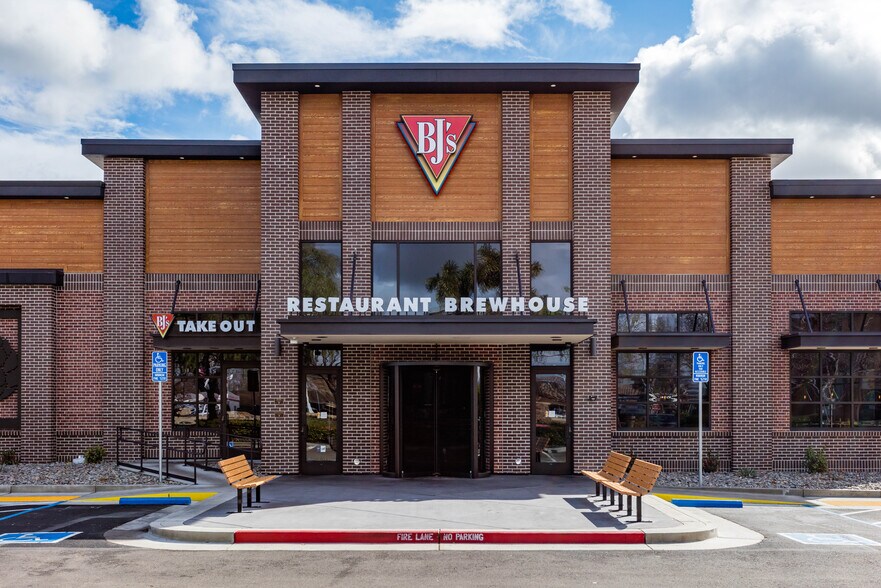 More Photos Of 2770 Naglee Rd, Tracy Restaurant For Sale