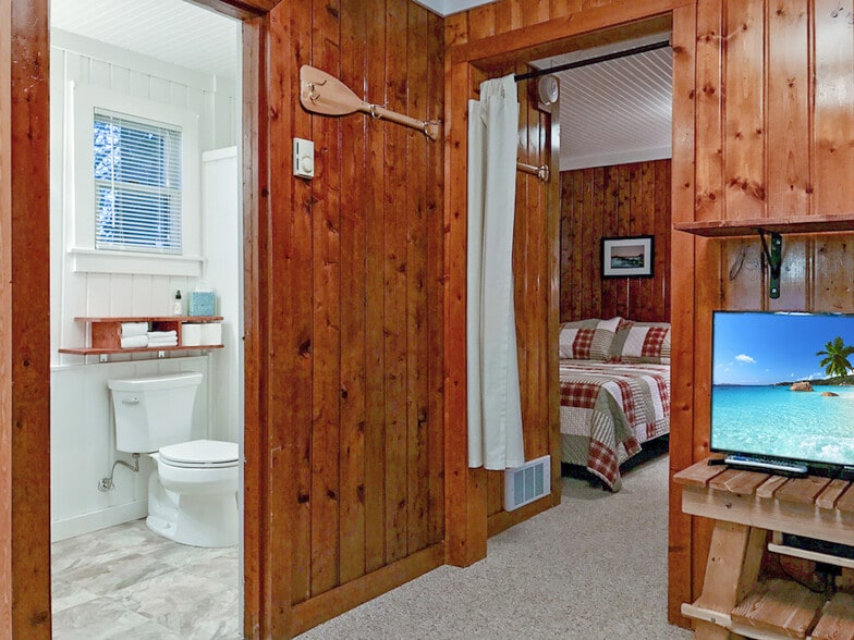 More Photos Of 11481 Main St, Honor Hotel For Sale