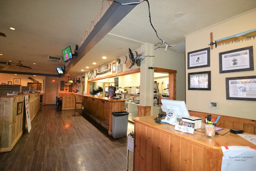 More Photos Of 121 NE 3rd St, Prineville Restaurant For Sale