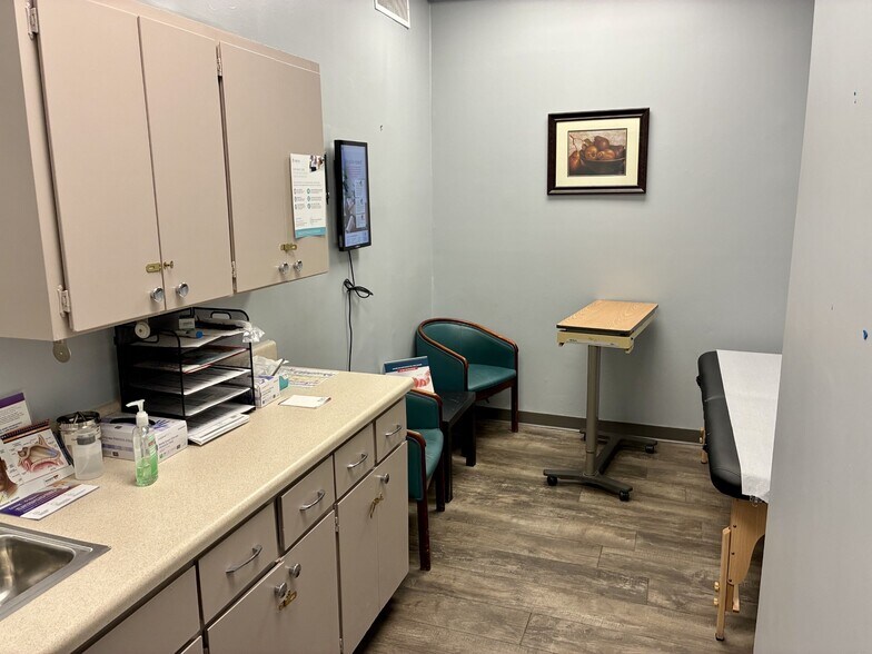 More Photos Of 5223 Paulsen St, Savannah Medical For Lease