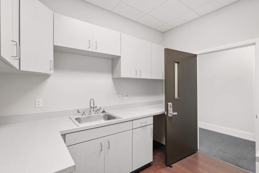 More Photos Of 1014 NW 57th St, Gainesville Medical For Lease