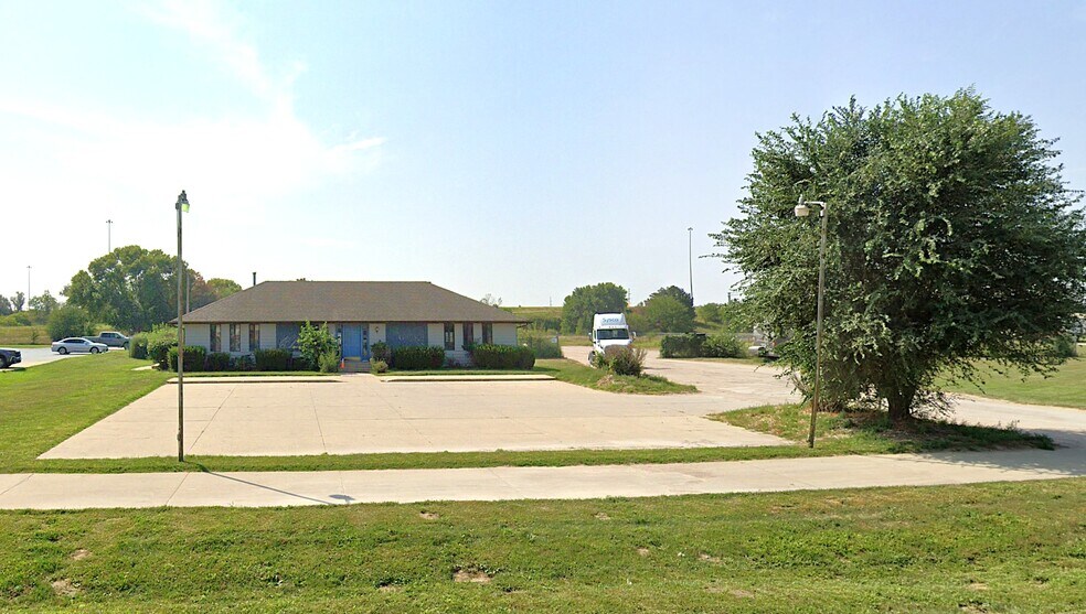 Primary Photo Of 324 W 39th St, South Sioux City Industrial For Sale