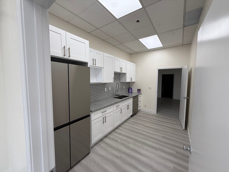 More Photos Of 23 Rickenbacker Cir, Livermore Warehouse For Lease