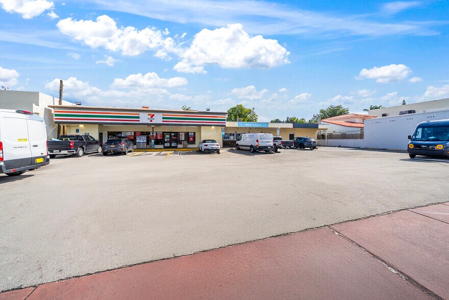 More Photos Of 1445 Alton Rd, Miami Beach General Retail For Lease