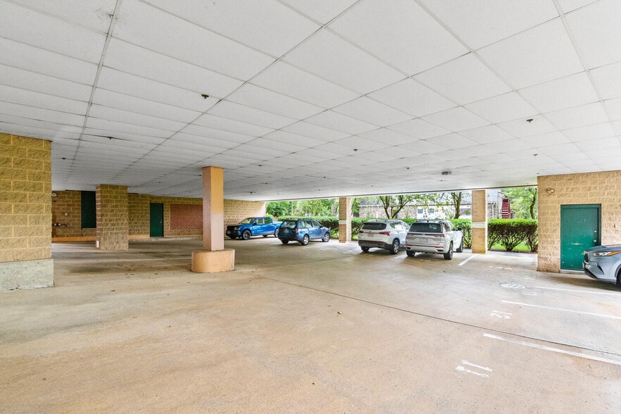 More Photos Of 63 Shore Rd, Winchester Medical For Sale