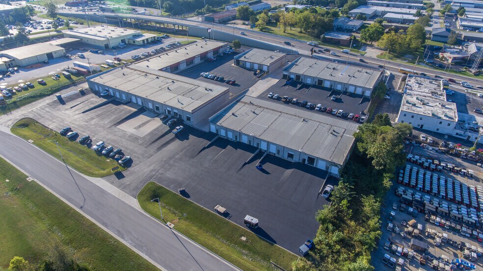 More Photos Of 3045 E Chestnut Expy, Springfield Unknown For Lease