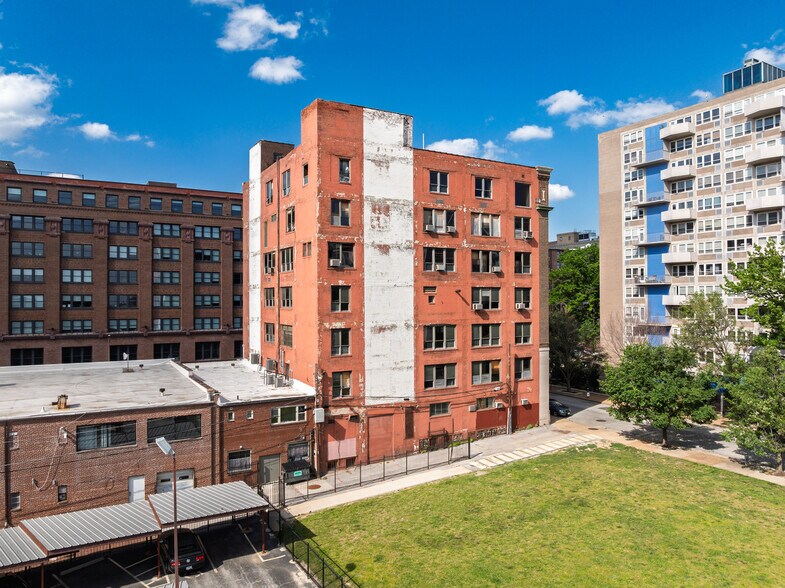 More Photos Of 1700 Olive St, Saint Louis Office For Sale