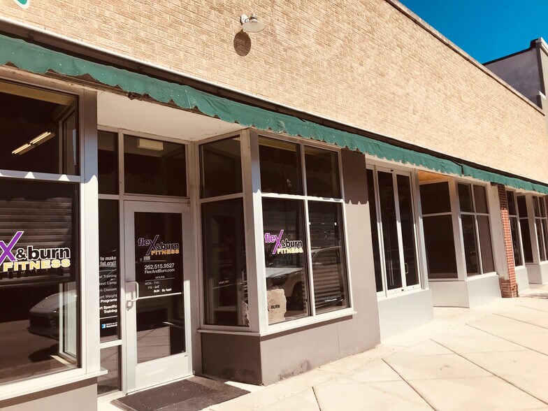 More Photos Of 5715 6th Ave, Kenosha Freestanding For Sale