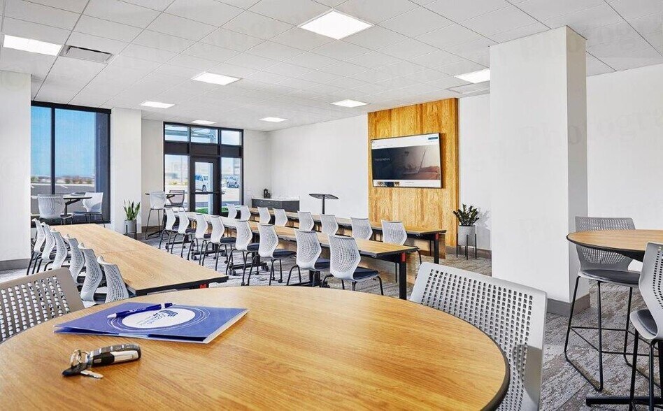 More Photos Of 255 John F Kennedy Rd, Dubuque Office For Lease