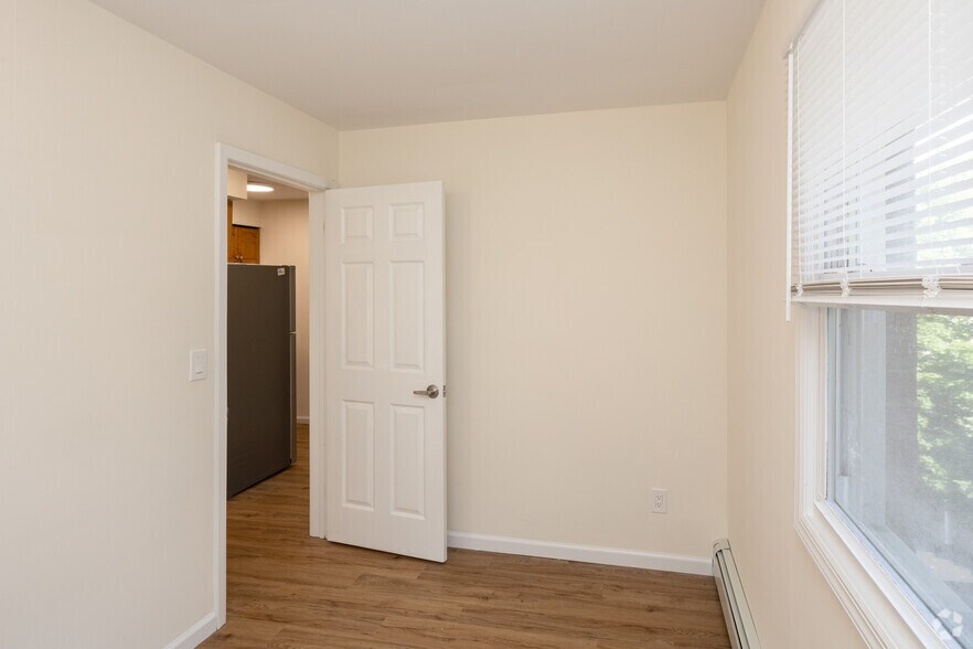 More Photos Of 275 Grand, Leonia Apartments For Sale