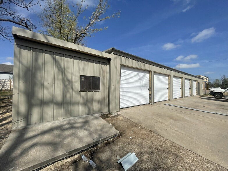 Primary Photo Of 1203 W Avenue G, Temple Flex For Lease
