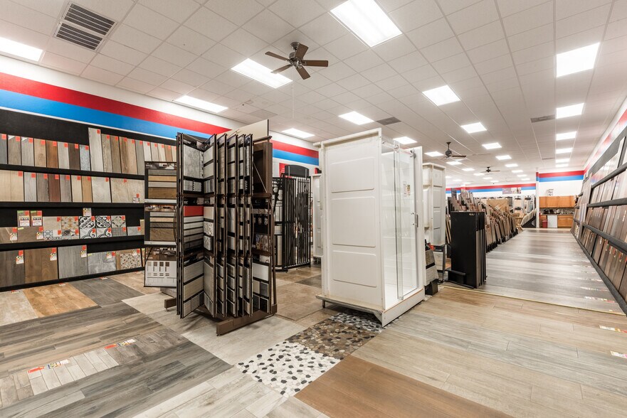 More Photos Of 21019 Spring Towne Dr, Spring Showroom For Lease