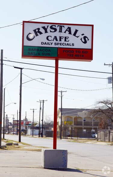 More Photos Of 2418-2426 N Zarzamora St, San Antonio Unknown For Lease