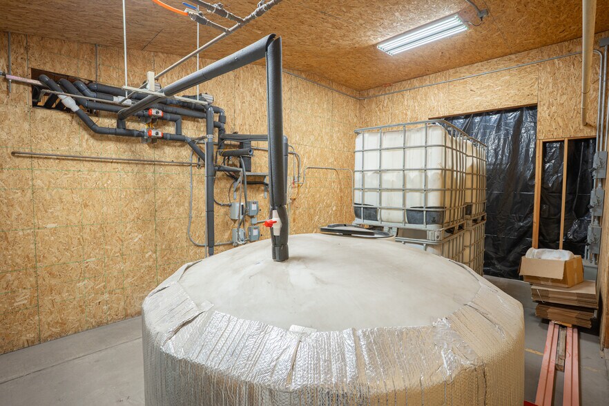 More Photos Of 319 Main St N, Kimberly Warehouse For Sale