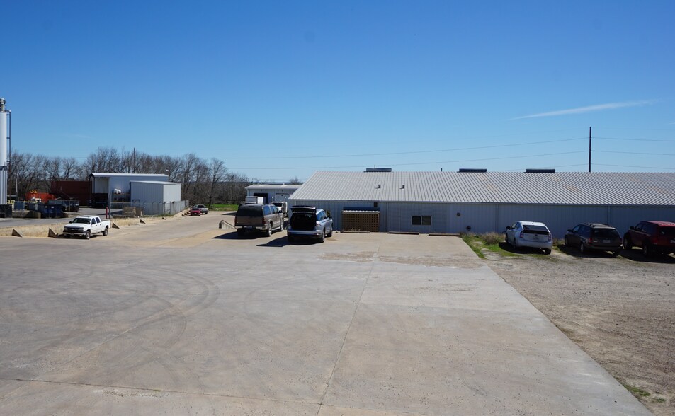 More Photos Of 207 Allison, Taylor Manufacturing For Sale