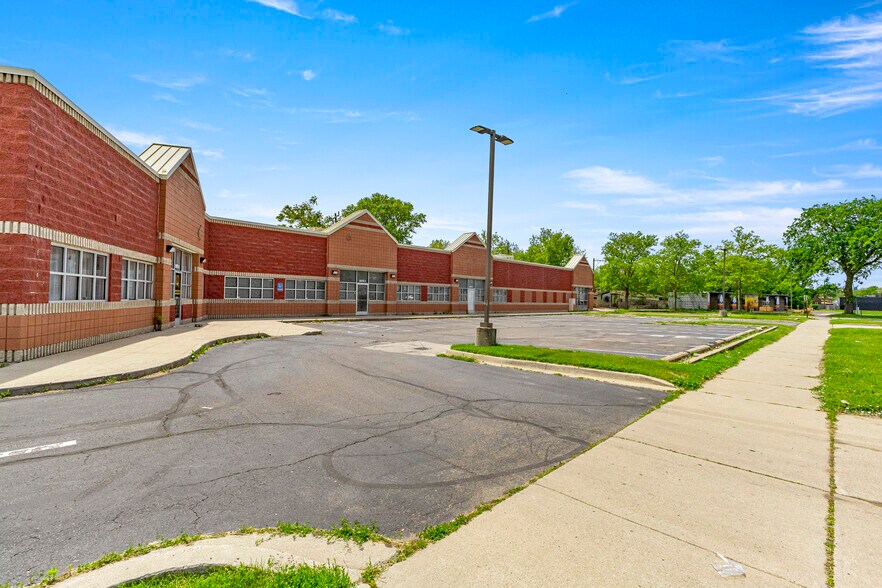 More Photos Of 2300 S Schaefer Hwy, Detroit Storefront For Sale