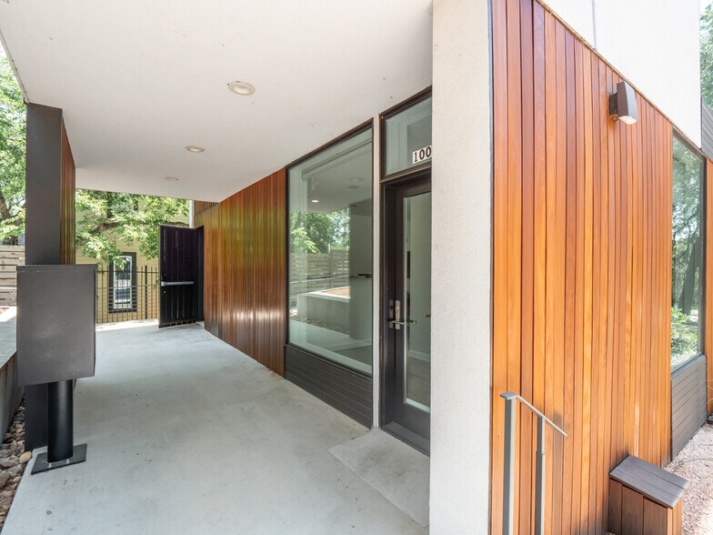 More Photos Of 2208 Lake Austin Blvd, Austin Office Residential For Sale