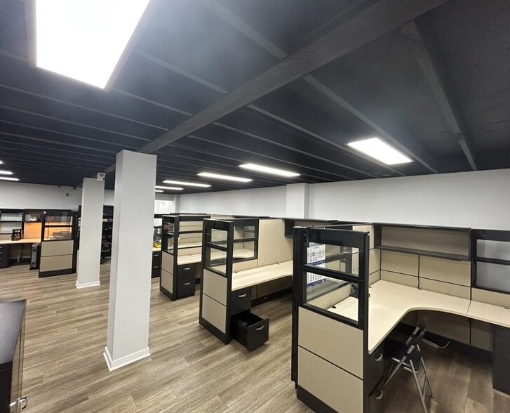 More Photos Of 631 S Kansas Ave, Springfield Warehouse For Sale