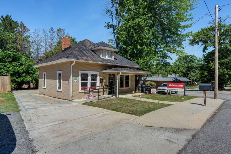 More Photos Of 529 Boyd St, Reidsville Office For Sale