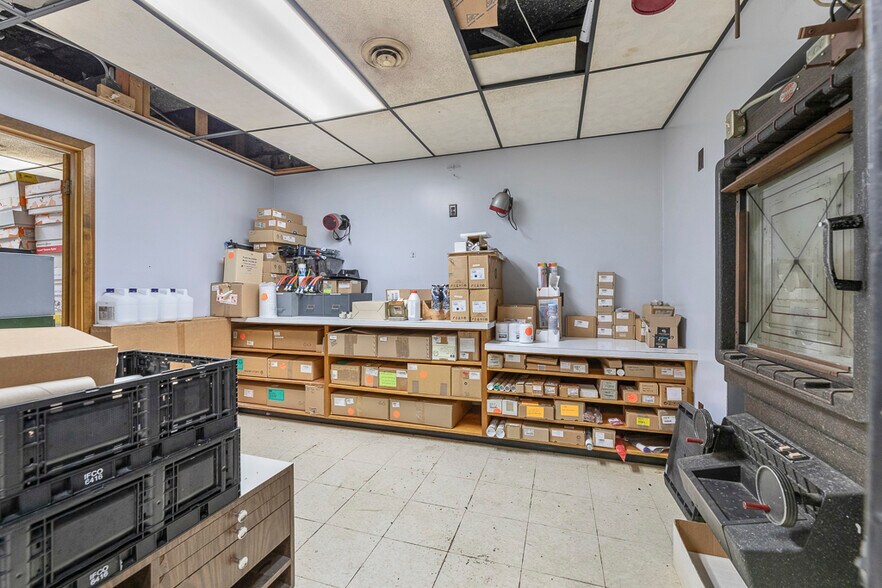 More Photos Of 14924 Beloit Snodes Rd, Beloit Manufacturing For Sale