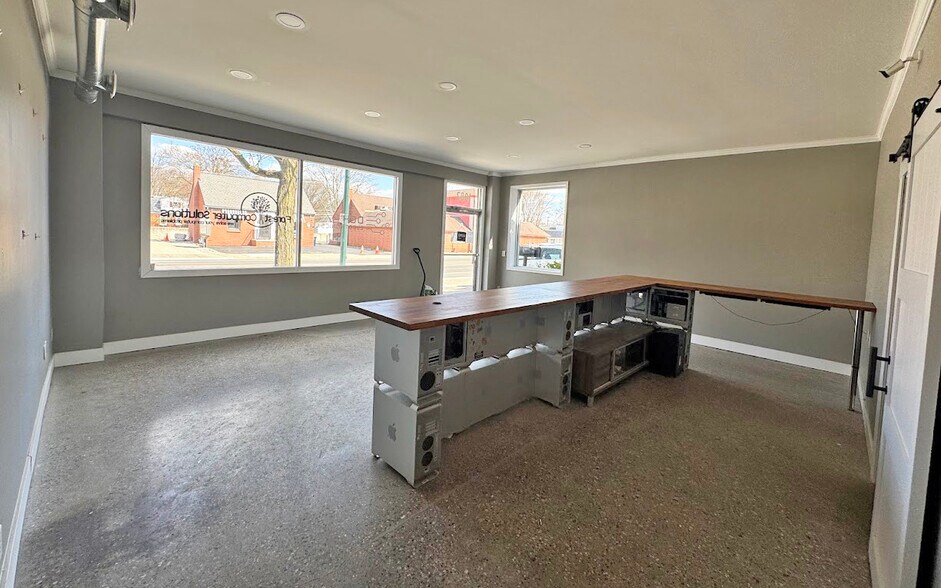 More Photos Of 1058-1094 S Main St, Plymouth Office For Sale