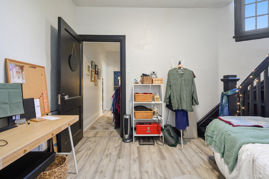 More Photos Of 815 McClure St, Munhall Apartments For Sale