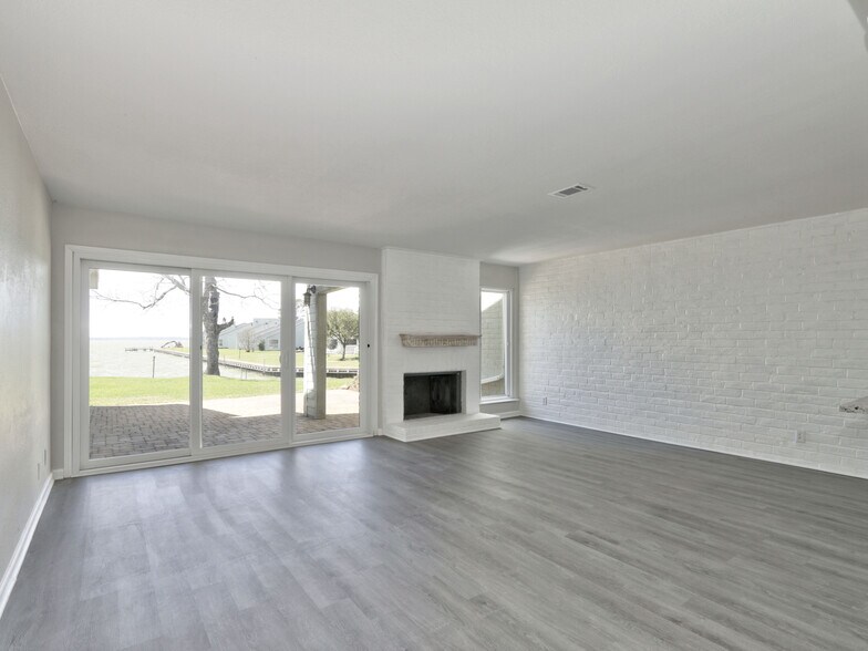 More Photos Of 100 Edgewater Dr, Livingston Apartments For Sale