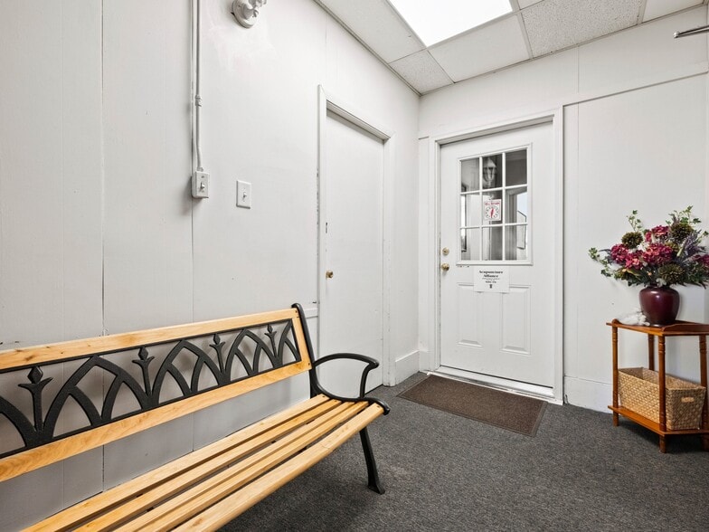More Photos Of 416 Main St, Wakefield Office For Sale
