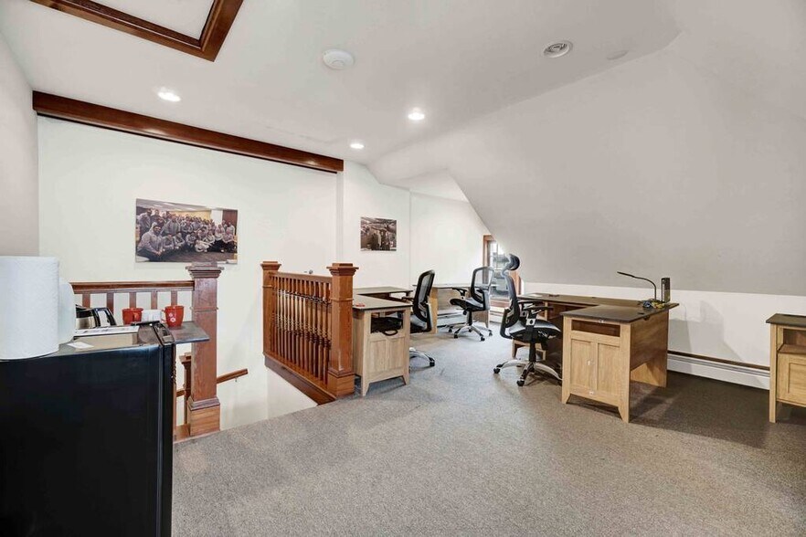 More Photos Of 10-12 Pearl St, Essex Junction Office Residential For Sale