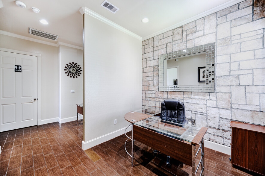 More Photos Of 1836 Snake River Rd, Katy Office Residential For Sale