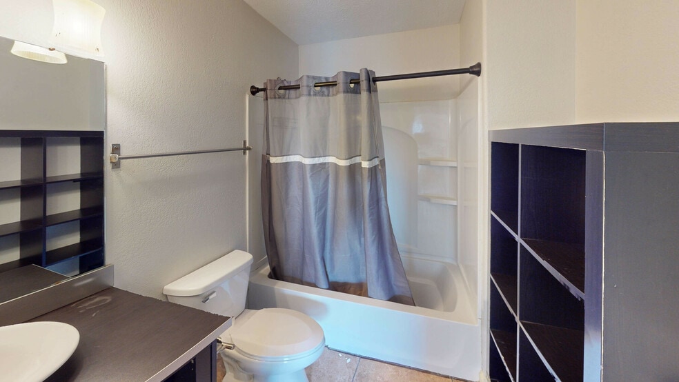 More Photos Of 1317 Park Ave, Omaha Apartments For Sale