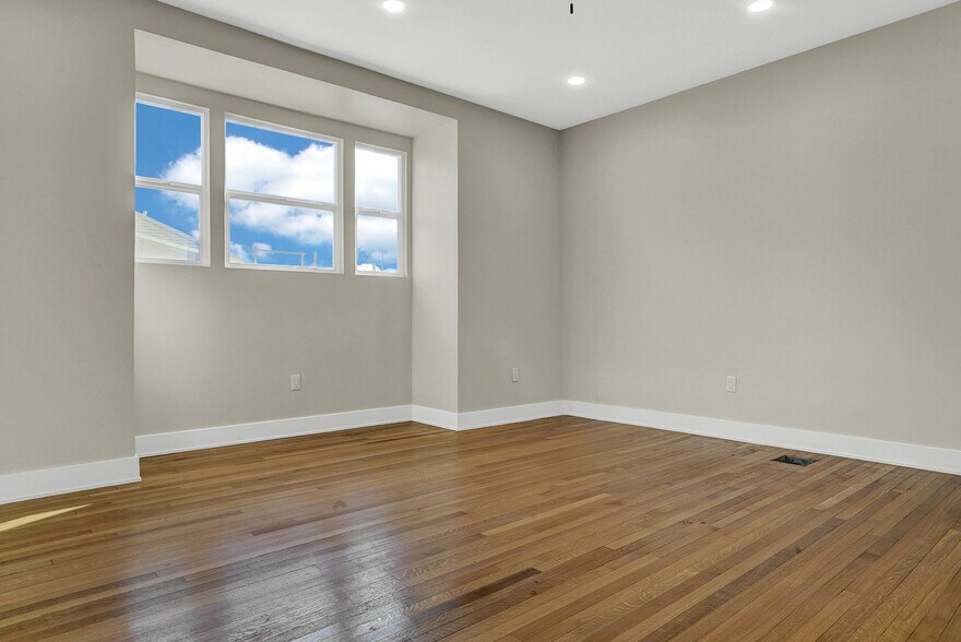 More Photos Of 1710 Montana Ave, El Paso Office For Sale