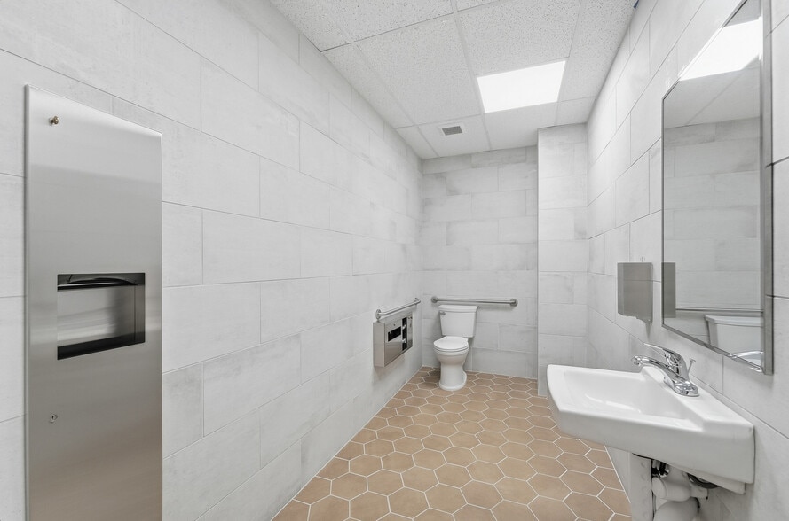 More Photos Of 6006 N El Dorado St, Stockton Office For Sale