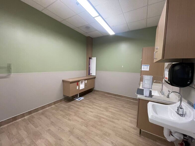 More Photos Of 14337 Imperial Hwy, La Mirada Medical For Sale
