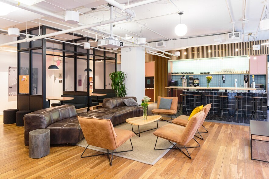 More Photos Of 575 Fifth Ave, New York Office For Lease