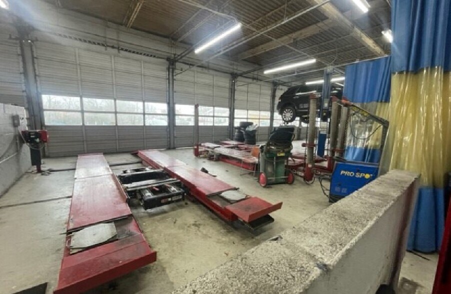 More Photos Of 7591 Annapolis Rd, Landover Hills Auto Dealership For Sale