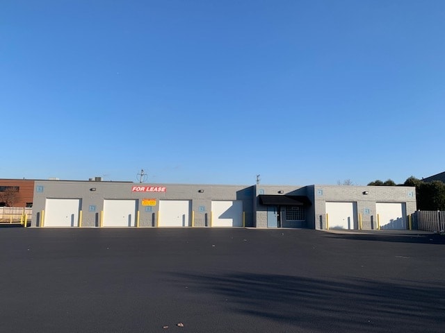 More Photos Of 328 Barney Dr, Joliet Self Storage For Sale