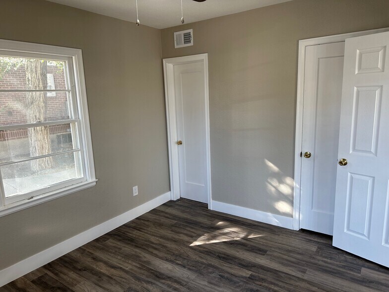 More Photos Of 131 E Pueblo St, Reno Office For Sale