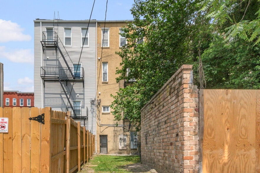 More Photos Of 1918 McCulloh St, Baltimore Apartments For Sale