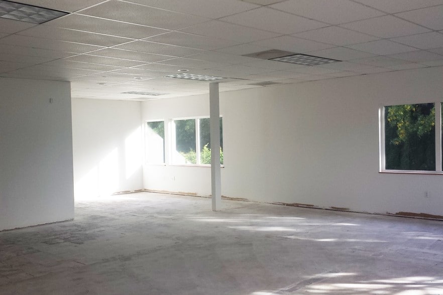 More Photos Of 12306 SE Mill Plain Blvd, Vancouver Office For Lease