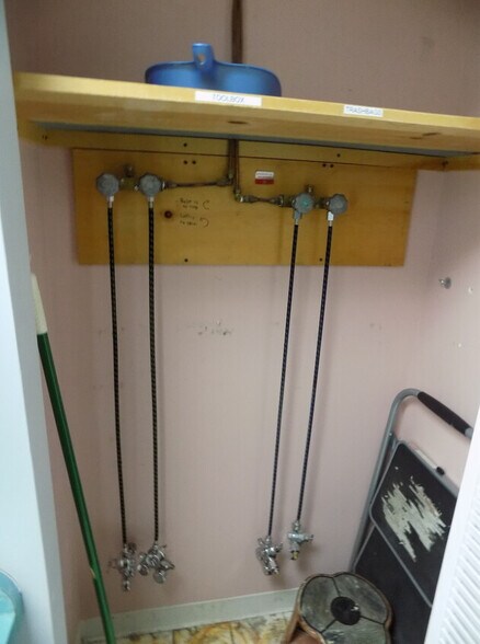 More Photos Of 111 Simsbury Rd, Avon Medical For Lease