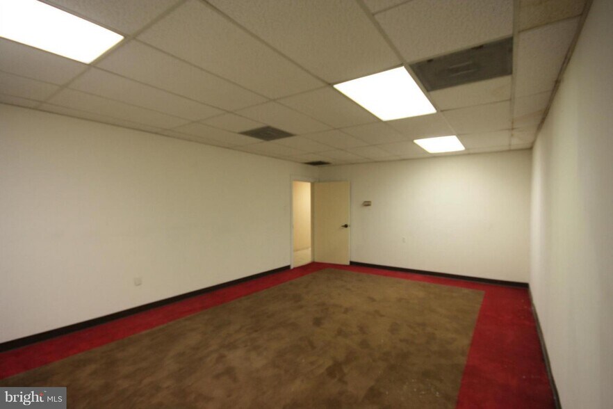 More Photos Of 1629 Benning Rd NE, Washington Office For Lease