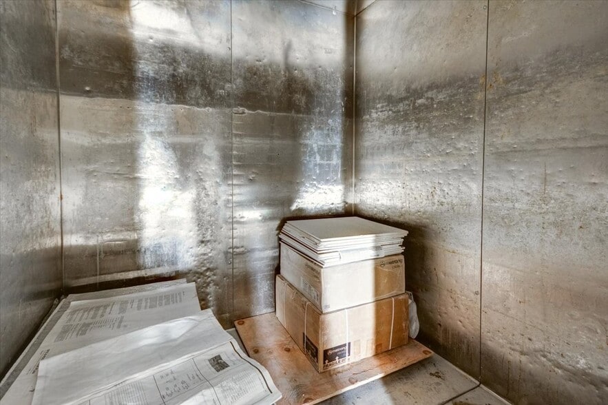 More Photos Of 400 E 12th St, Oakland Storefront Retail Residential For Sale