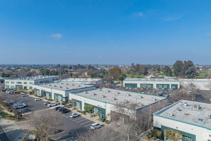 More Photos Of 131 Sand Creek Rd, Brentwood Research And Development For Lease