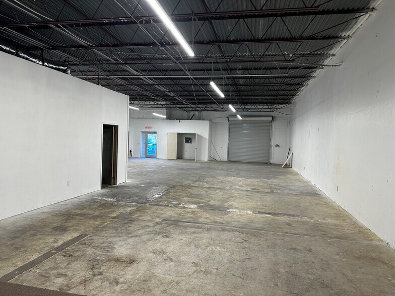 More Photos Of 12600 S Belcher Rd, Largo Flex For Lease